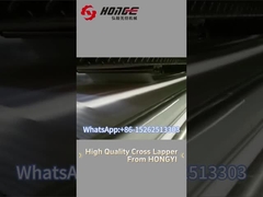 Qual e' il processo di produzione della fibra di poliestere attraverso il cross lapper?