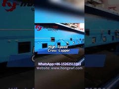 Qual e' il processo di produzione della fibra di poliestere attraverso il cross lapper?