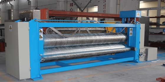tessuto di 4000mm non che fa macchina, velocità di lavoro a macchina 0.5-8m/Min del tessuto non tessuto