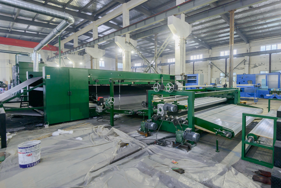 smerigliatrice trasversale non tessuta dell'ANIMALE DOMESTICO di 2700mm per tappeto 70m/Min
