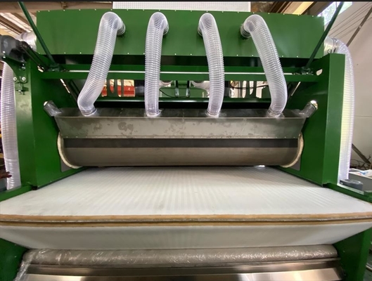 800 kg/h Macchina per la fabbricazione di tessuti non tessuti ad alta capacità Macchina per la fabbricazione di feltri scadenti